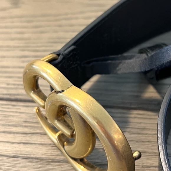 Authentic Gucci GG Logo Leather Belt - Picture 3 of 16